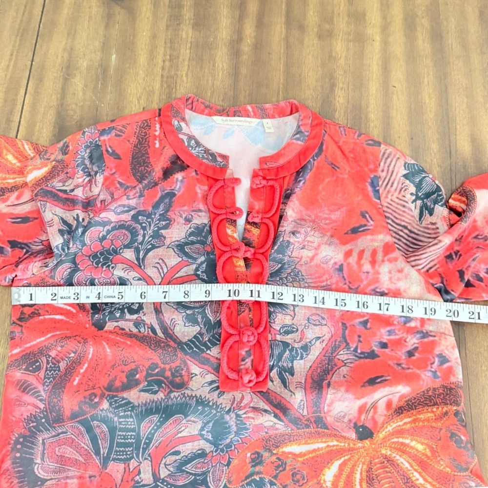 Soft Surroundings Red Floral Butterfly Tunic Top Frog Closure Womens Small 31281 - Picture 9 of 12